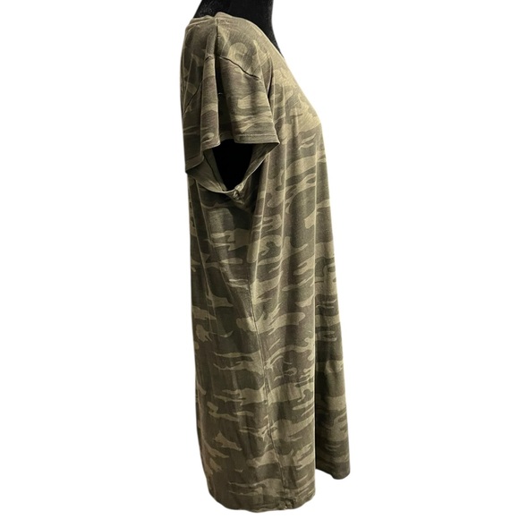 Women's Sanctuary Camo Short Sleeve Tee M Green Brown - Picture 2 of 6